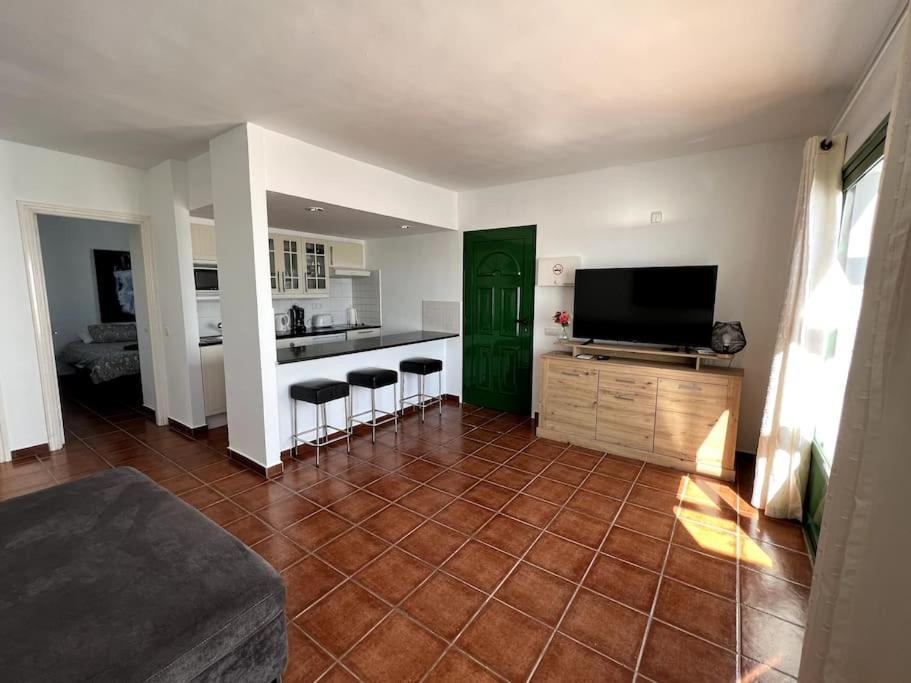 Casa Breen - Spacious 1 Bedroom Apartment In Matagorda With Communal Pool Тиас Экстерьер фото